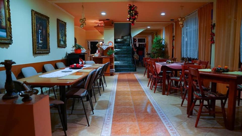 Motel Ioanis Mindruloc Bagian luar foto